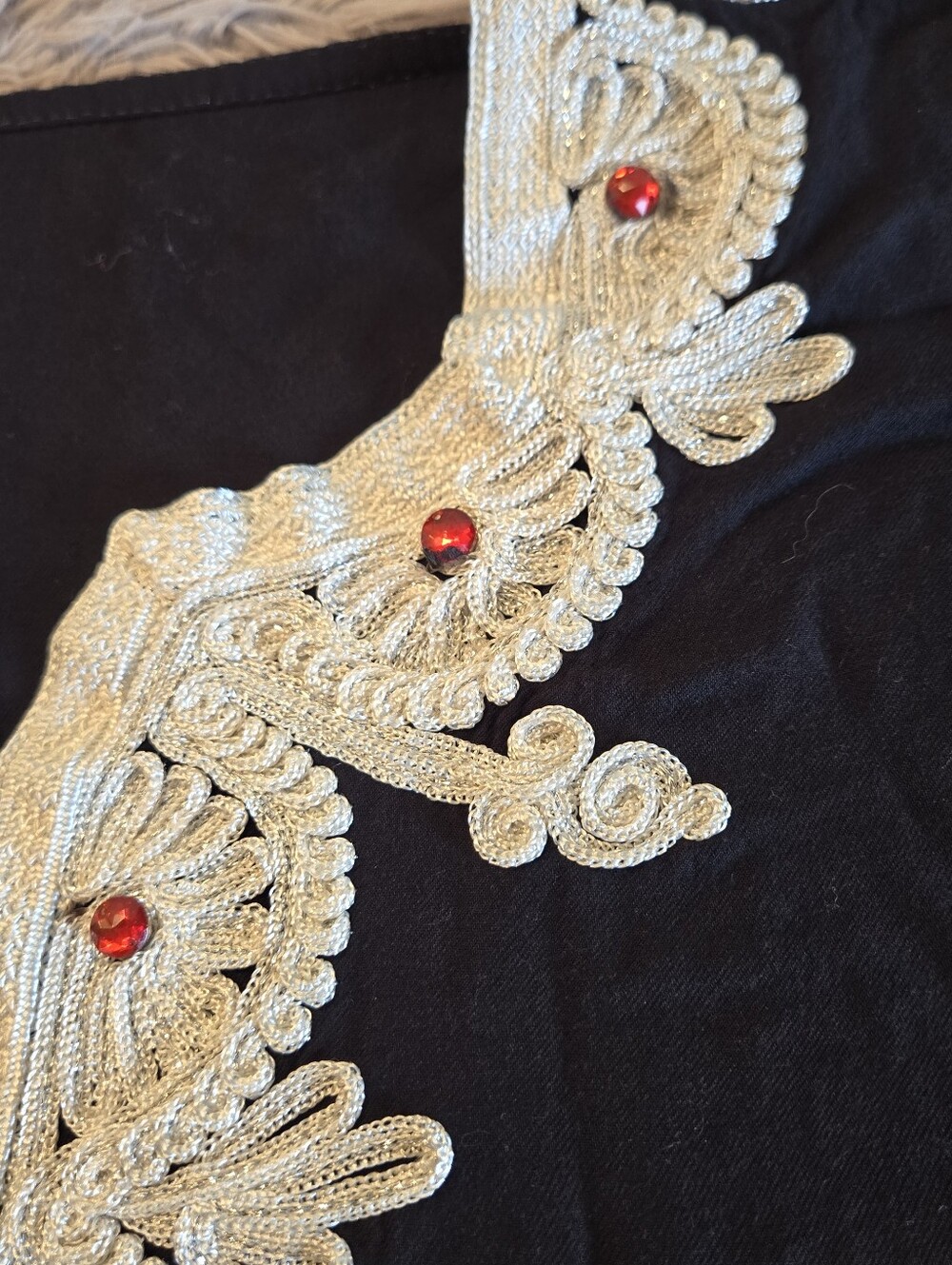 Black Embroidered V-Neck Women's Tunic Size OSFM - Picture 5 of 16